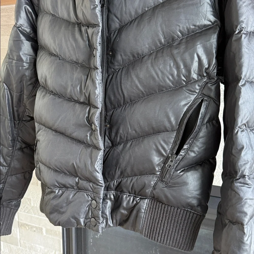 The North Face Women’s Black 550 Down Jacket - Picture 3 of 9